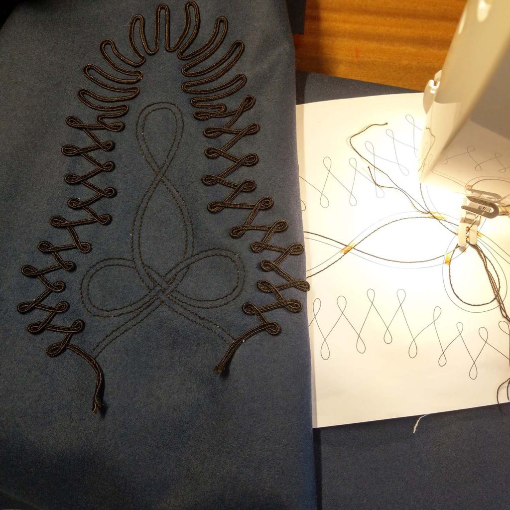 How to attach soutache with the sewing machine | BlackSnails Sewing Blog